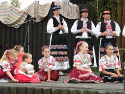 Villa Žakýl - Podhorie, kroj, Folklórne slávnosti